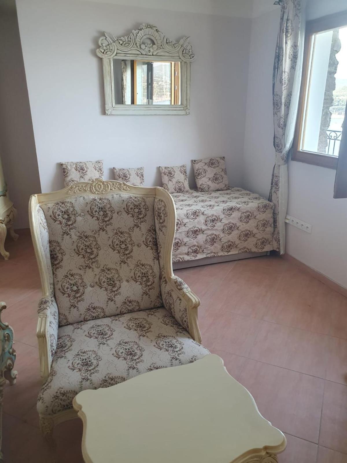 Villas And Suites La Coraillere Resort Theoule-sur-Mer Bagian luar foto
